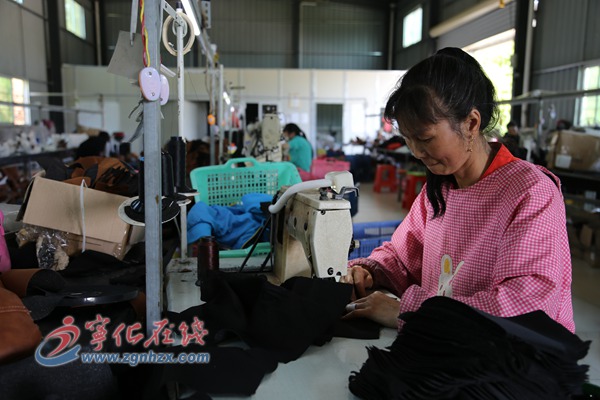 ����ʡ��������ǧ����ũ�帾Ů���ſھ�ҵ